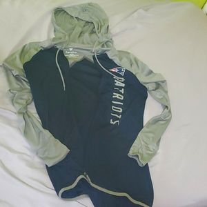 Patriots zip up